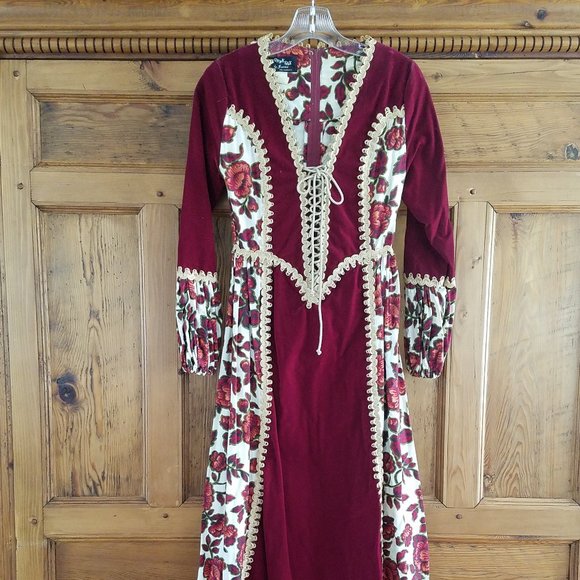 Gunne Sax Dresses - Picture 5 of 11